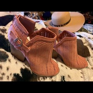 Brand new, Qupid booties